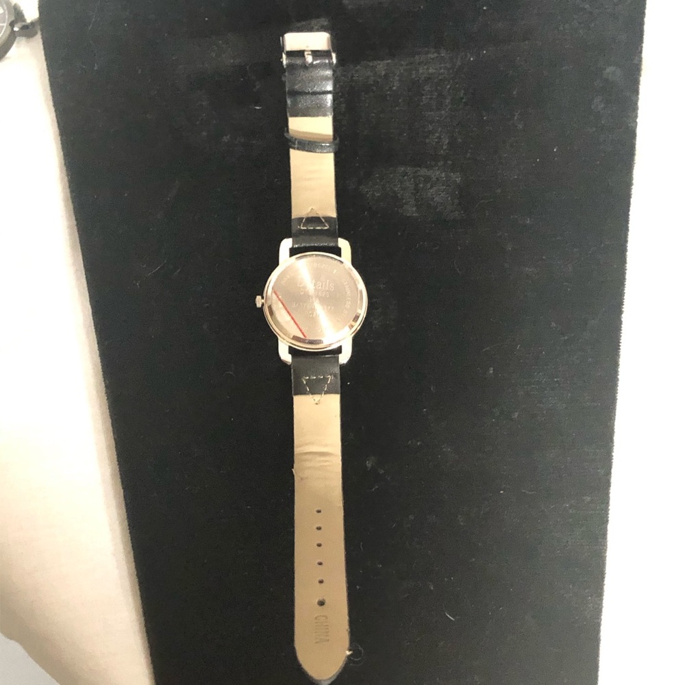 Women’s Watch - Picture 3 of 7